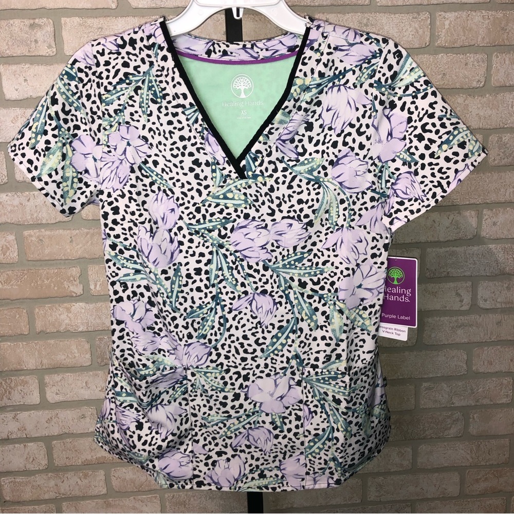 Healing Hands Purple Label Grosgrain Ribbon V-neck cheetah floral scrub top
